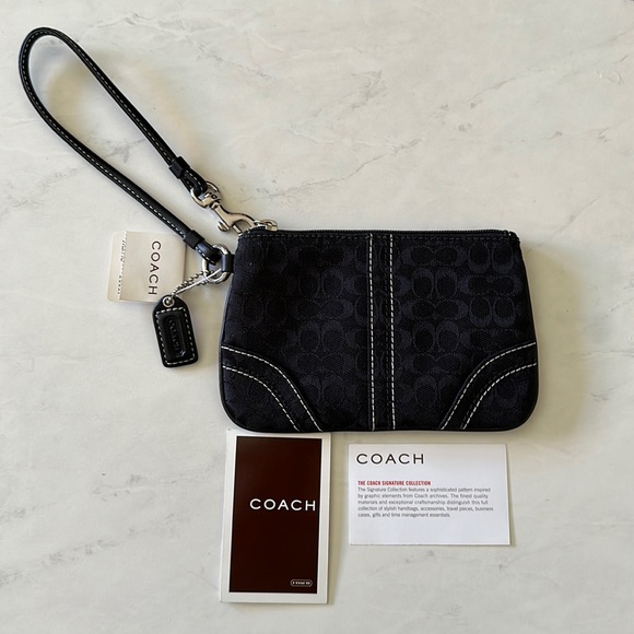 NWT- Coach Vintage Wrislet - Picture 1 of 7